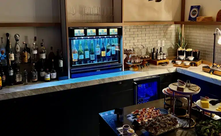 Oliver's Bistro (EN-US) 16 Ritz_Carlton_NOMAD_By_night - 6